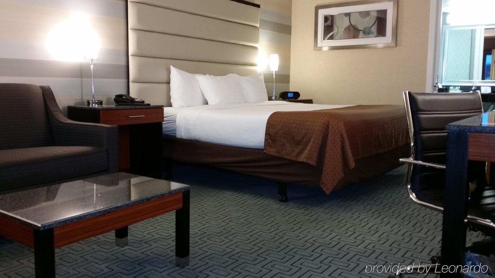 Holiday Inn Plainview-Long Island By Ihg Екстериор снимка